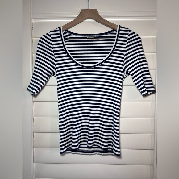 Faherty Freestyle Rib T-Shirt in Navy Desi Stripe M - Picture 3 of 9